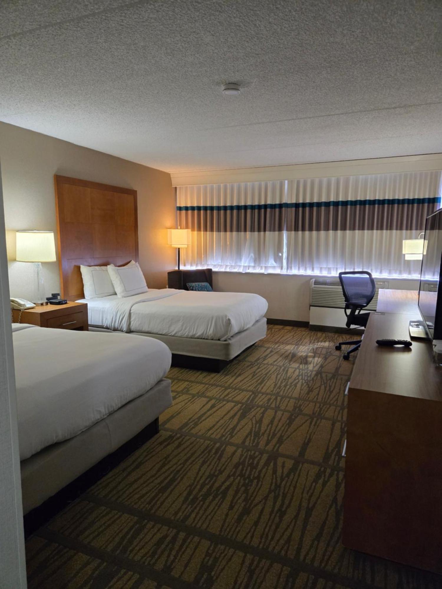 Doubletree By Hilton Rochester Хенриета Екстериор снимка